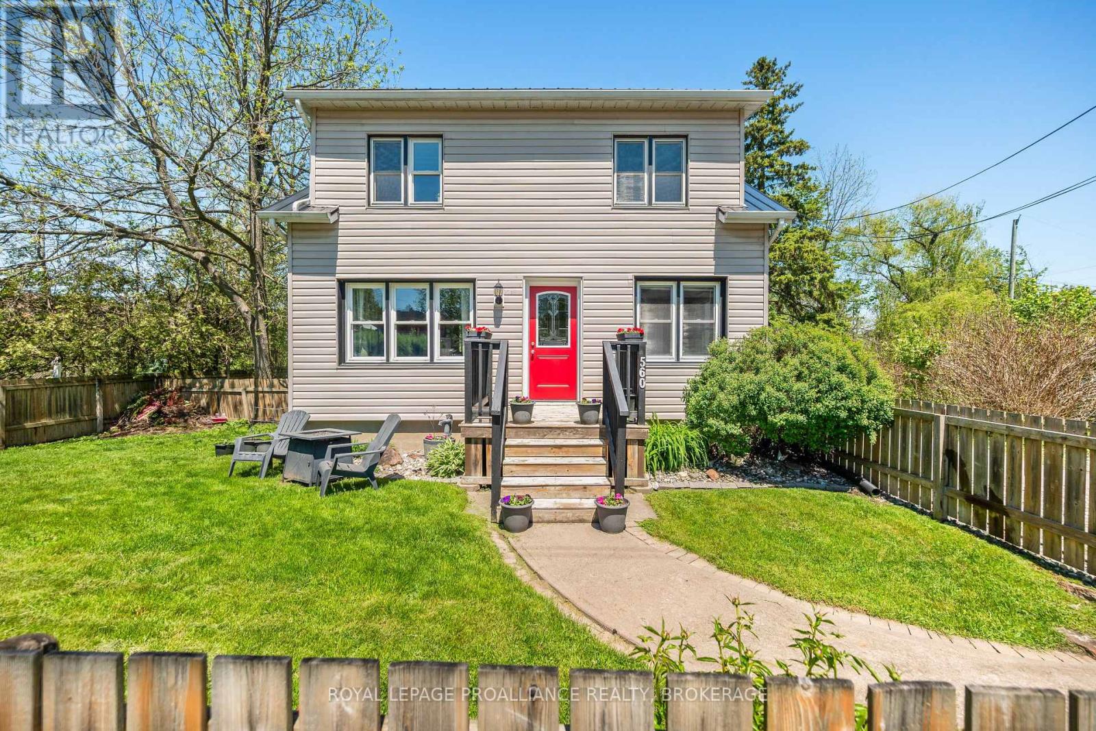 560 King Street W, Gananoque, Ontario  K7G 2H1 - Photo 2 - X13673536