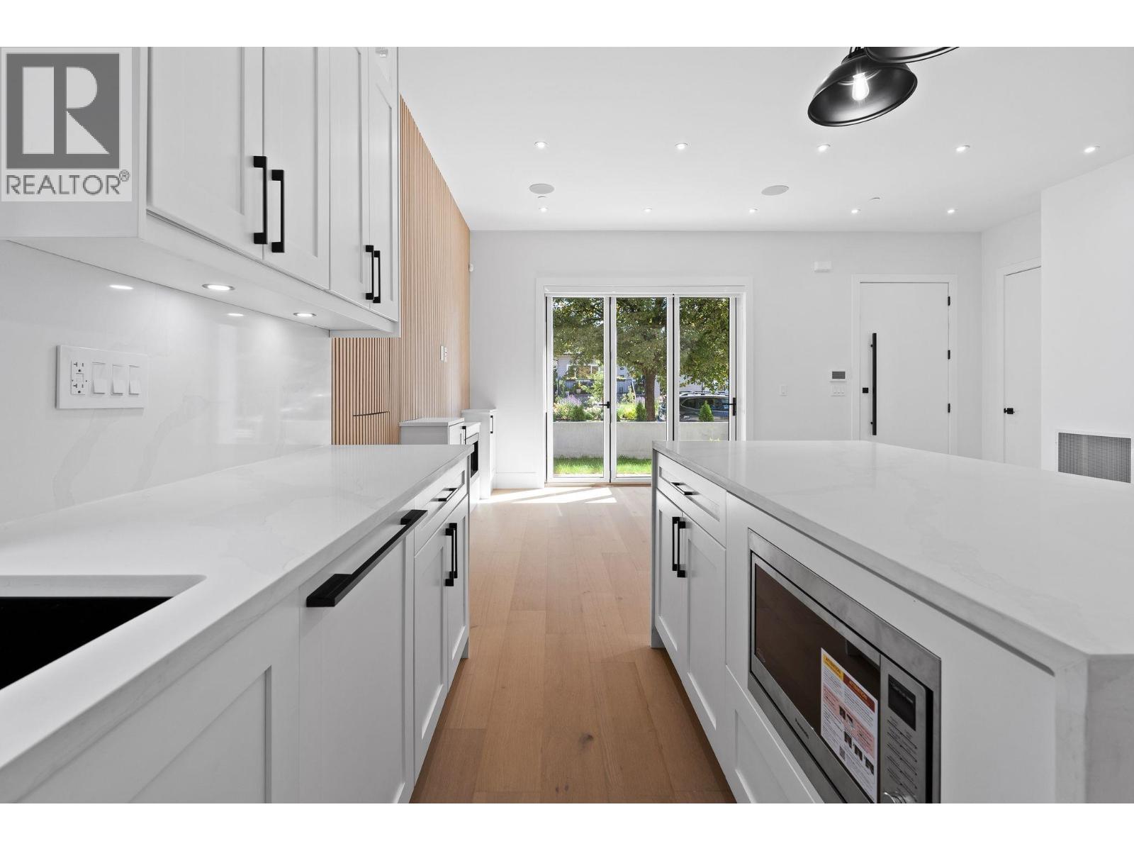1 4463 Walden Street, Vancouver, British Columbia V5V 3S4 - Photo 10 - R3155373