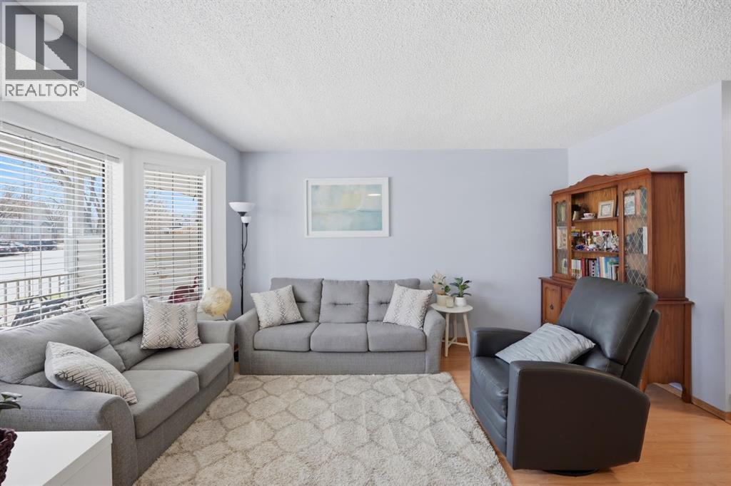 58 Martin Crossing Court Ne, Calgary, Alberta T3J 3P3 - Photo 5 - A2328205