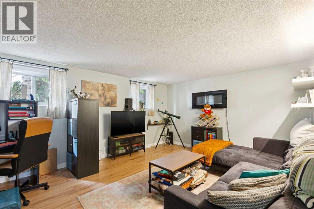 107 Bermuda Drive Nw, Calgary, Alberta  T3K 1H6 - Photo 25 - A2335636