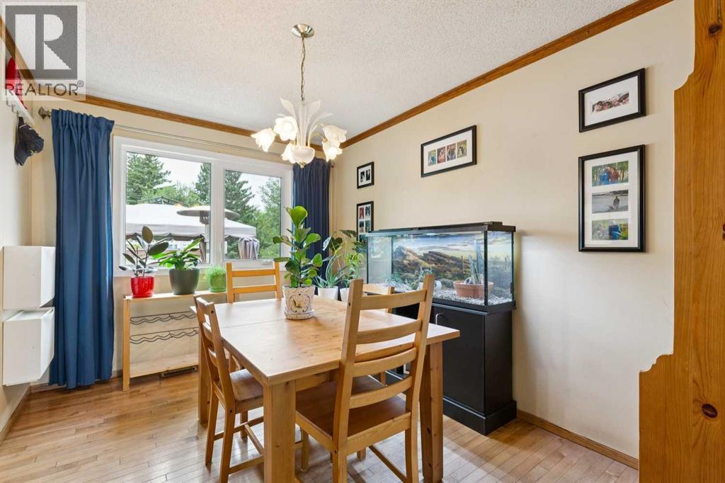 107 Bermuda Drive Nw, Calgary, Alberta  T3K 1H6 - Photo 10 - A2335636