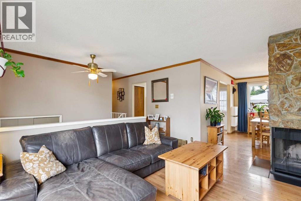 107 Bermuda Drive Nw, Calgary, Alberta  T3K 1H6 - Photo 8 - A2335636