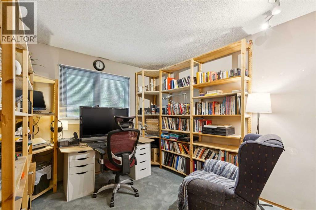 107 Bermuda Drive Nw, Calgary, Alberta  T3K 1H6 - Photo 19 - A2335636
