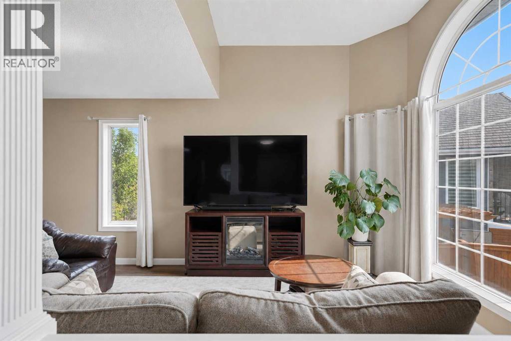 122 Sceptre Close NW, Calgary, Alberta  T3L 1Y2 - Photo 8 - A2336026