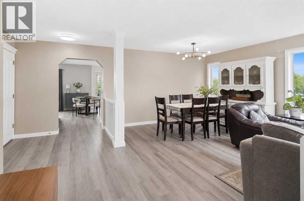 122 Sceptre Close NW, Calgary, Alberta  T3L 1Y2 - Photo 6 - A2336026