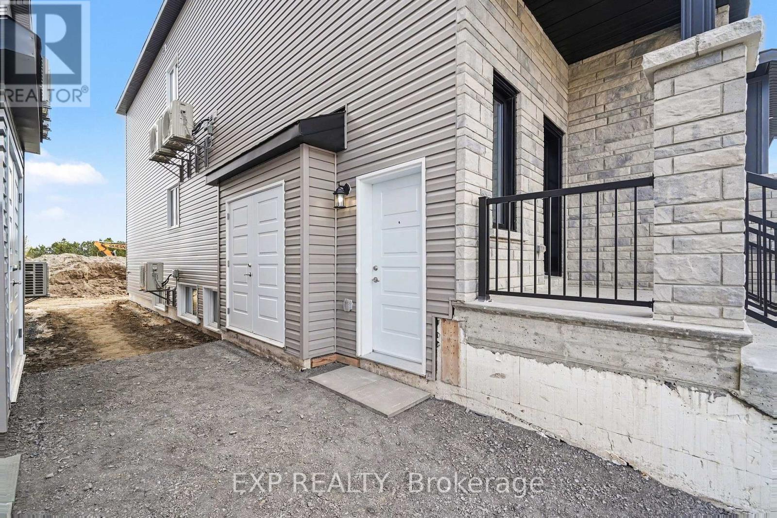 B - 492 Falcon Lane, Russell, Ontario K4R 0M5 - Photo 2 - X13673368