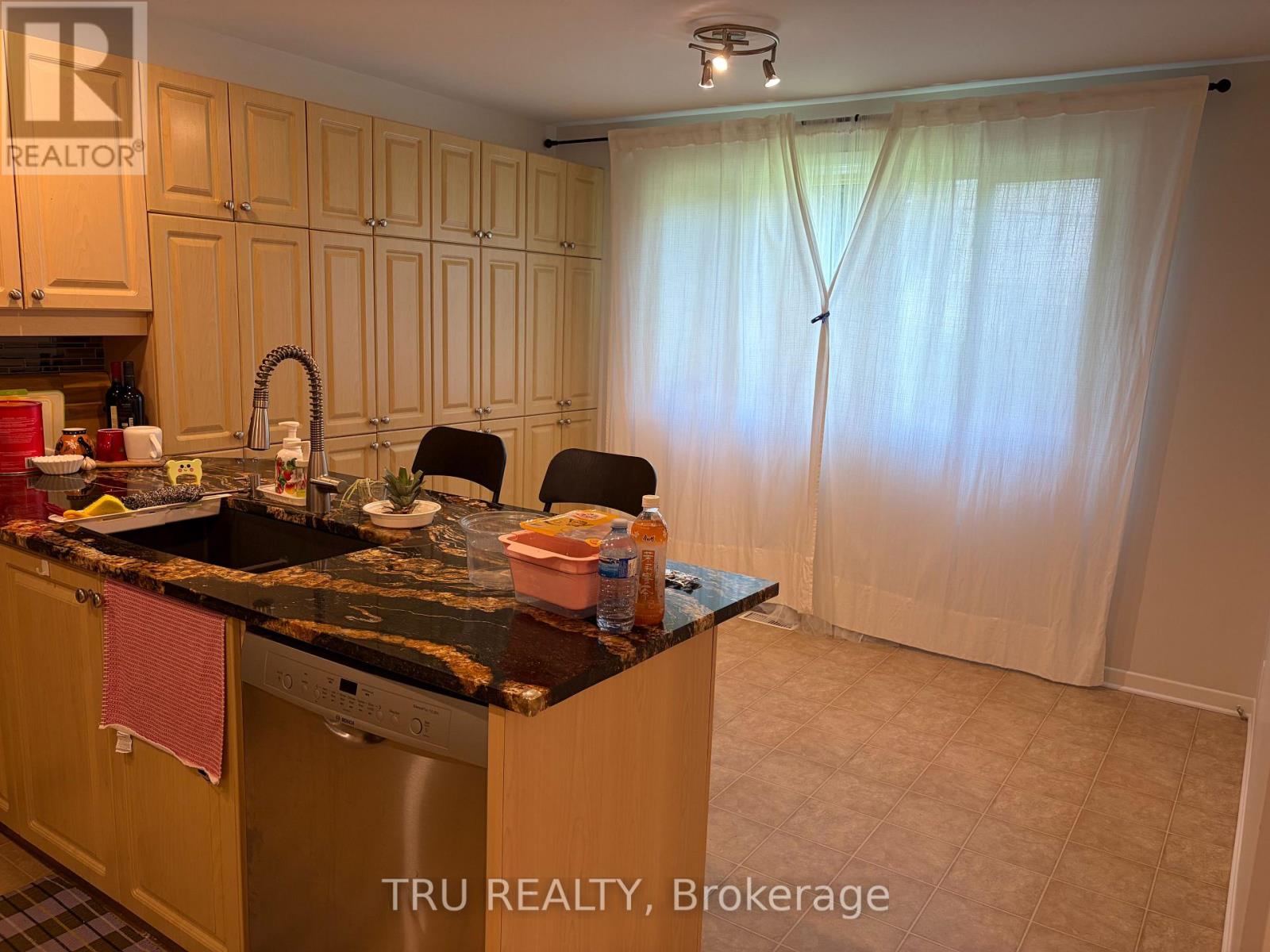 49 Farm Gate Crescent, Ottawa, Ontario K2E 7N3 - Photo 4 - X13673404