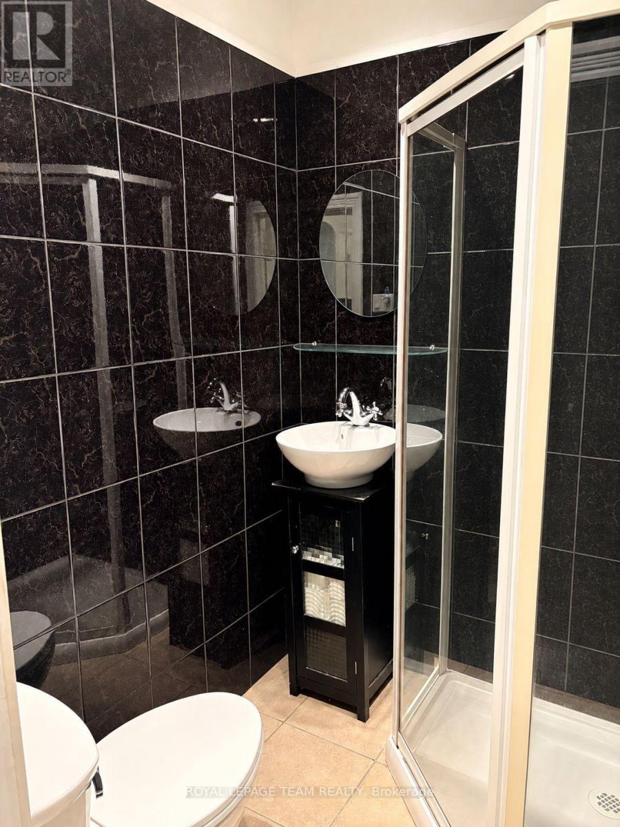 1-Main Level - 17 Adelaide Street, Ottawa, Ontario K1S 3R9 - Photo 7 - X13673514