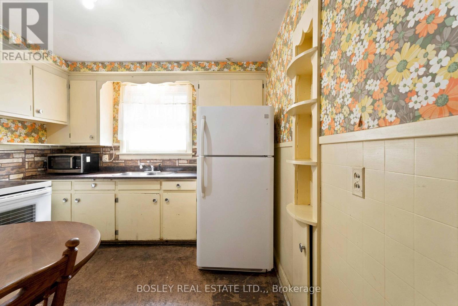 38 Spruce Street, St. Catharines, Ontario  L2R 1B5 - Photo 12 - X13673534