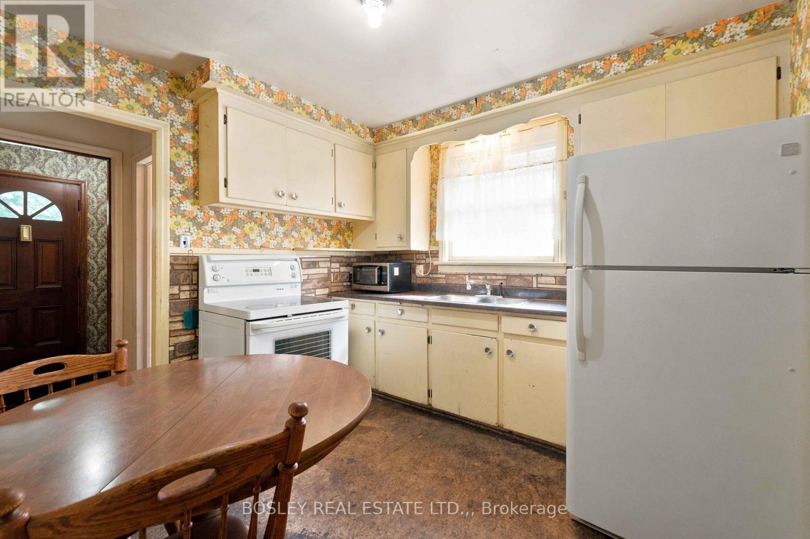 38 Spruce Street, St. Catharines, Ontario  L2R 1B5 - Photo 13 - X13673534