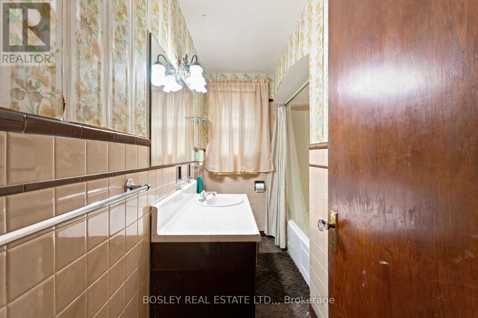 38 Spruce Street, St. Catharines, Ontario  L2R 1B5 - Photo 16 - X13673534