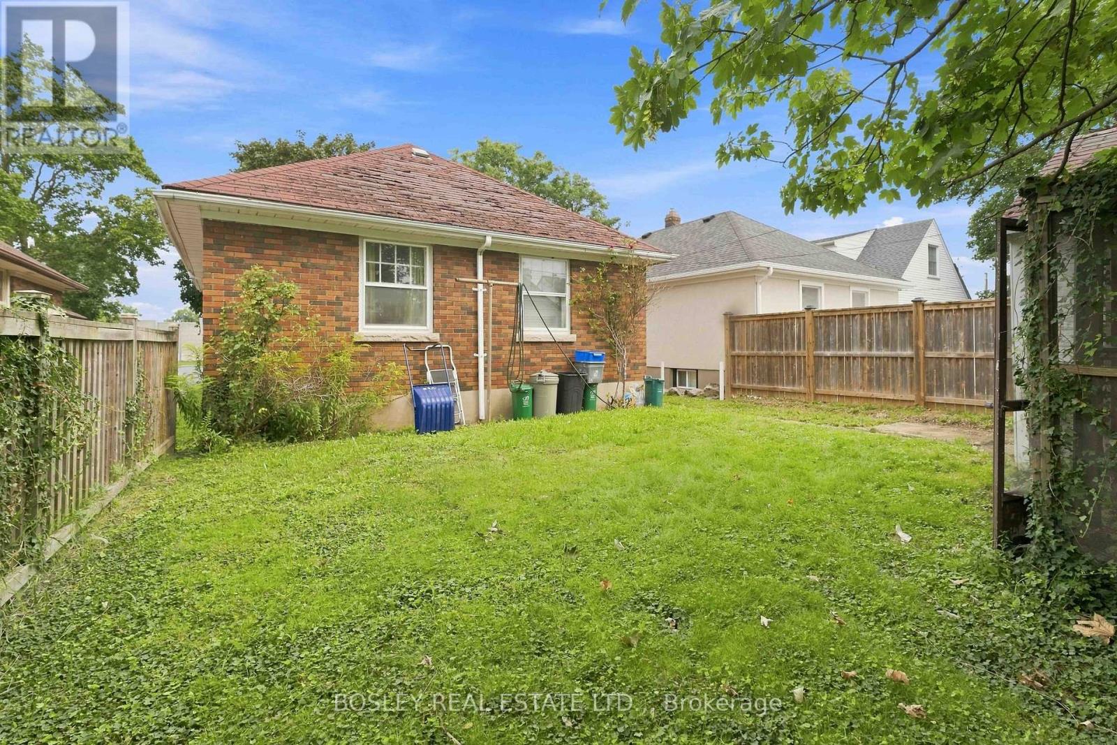 38 Spruce Street, St. Catharines, Ontario  L2R 1B5 - Photo 27 - X13673534
