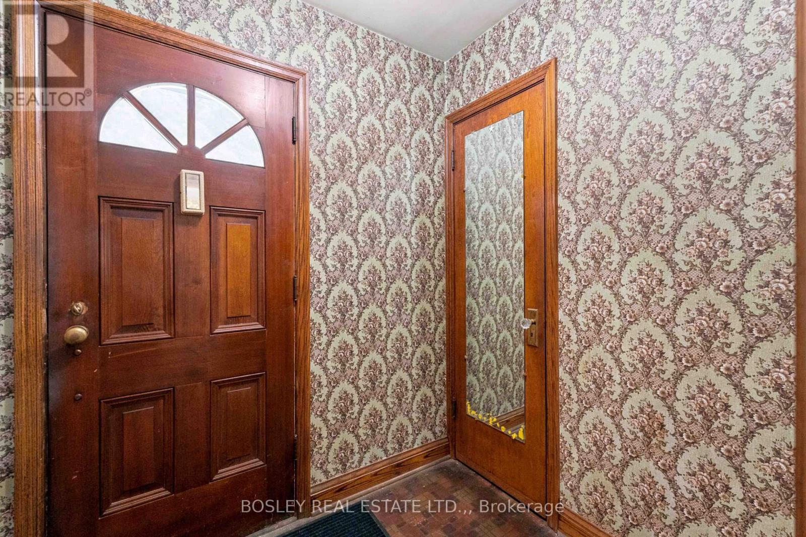 38 Spruce Street, St. Catharines, Ontario  L2R 1B5 - Photo 6 - X13673534