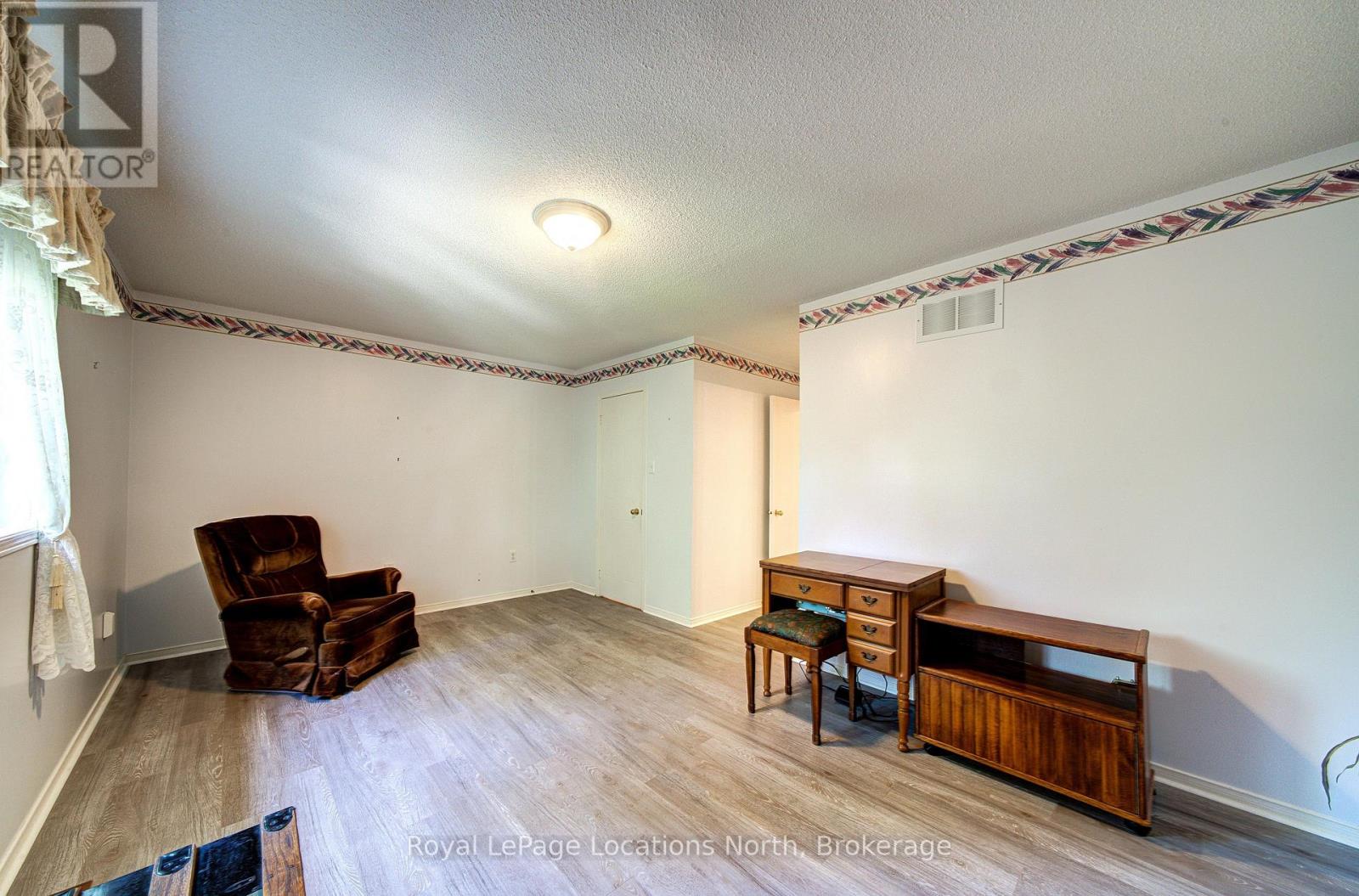 68 Acorn Crescent, Wasaga Beach, Ontario  L9Z 1L7 - Photo 19 - S13673250