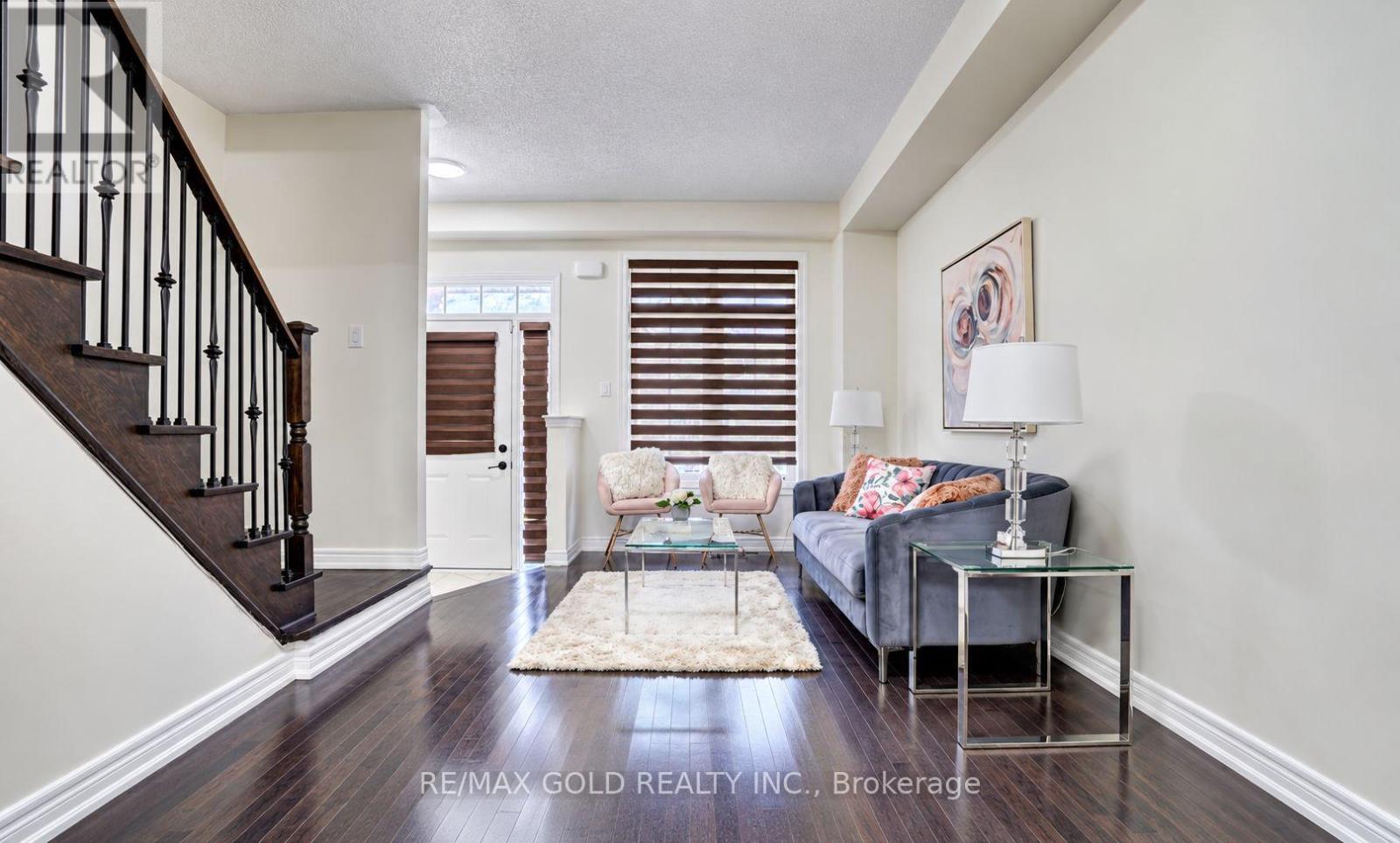 35 Saint Dennis Road, Brampton, Ontario  L6R 3W7 - Photo 5 - W13652486