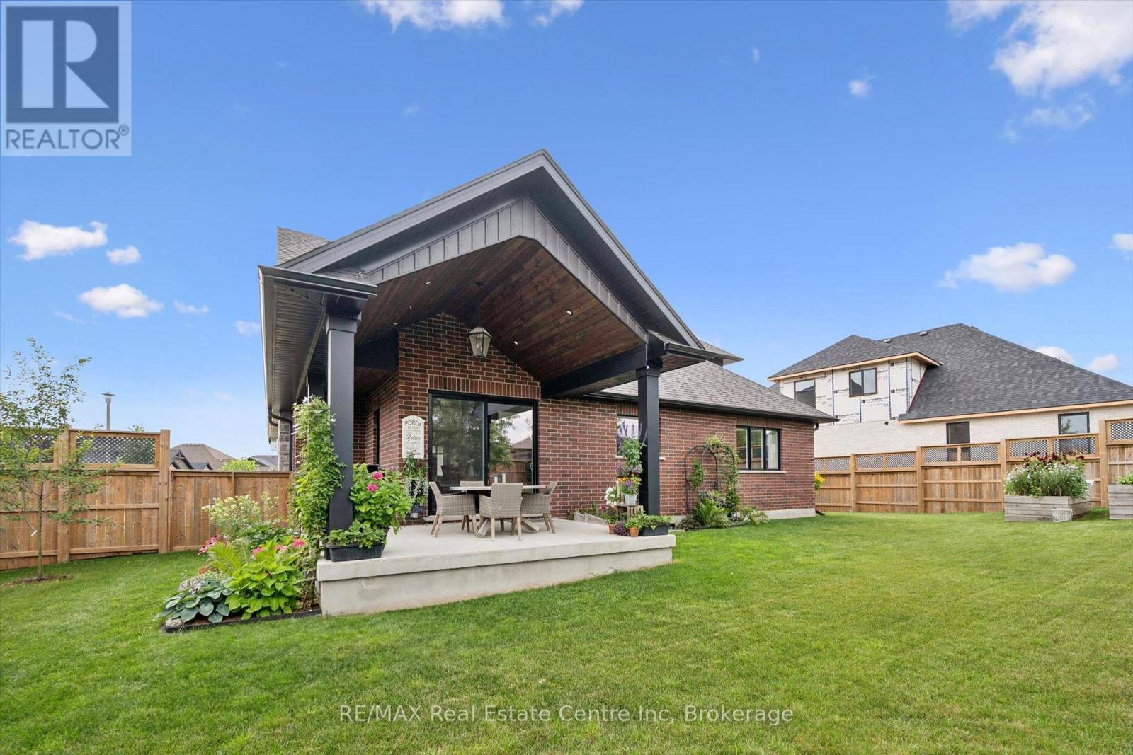 58 Carriage Crossing, Mapleton, Ontario  N0G 1P0 - Photo 22 - X13673436