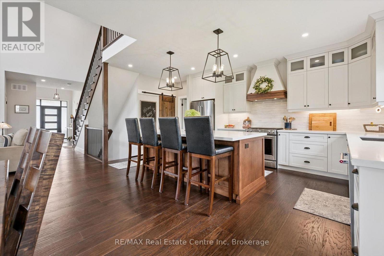 58 Carriage Crossing, Mapleton, Ontario  N0G 1P0 - Photo 6 - X13673436