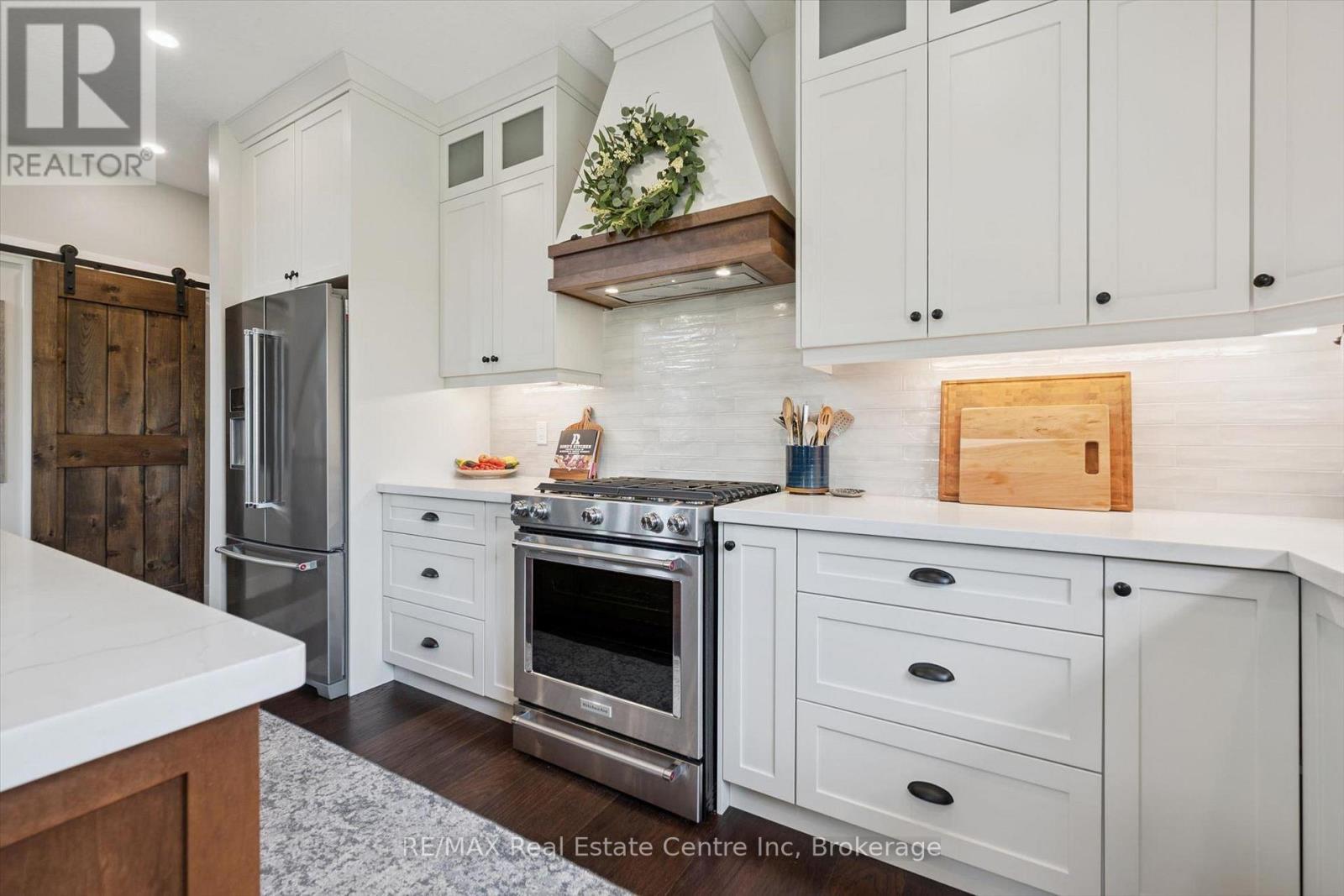 58 Carriage Crossing, Mapleton, Ontario  N0G 1P0 - Photo 7 - X13673436