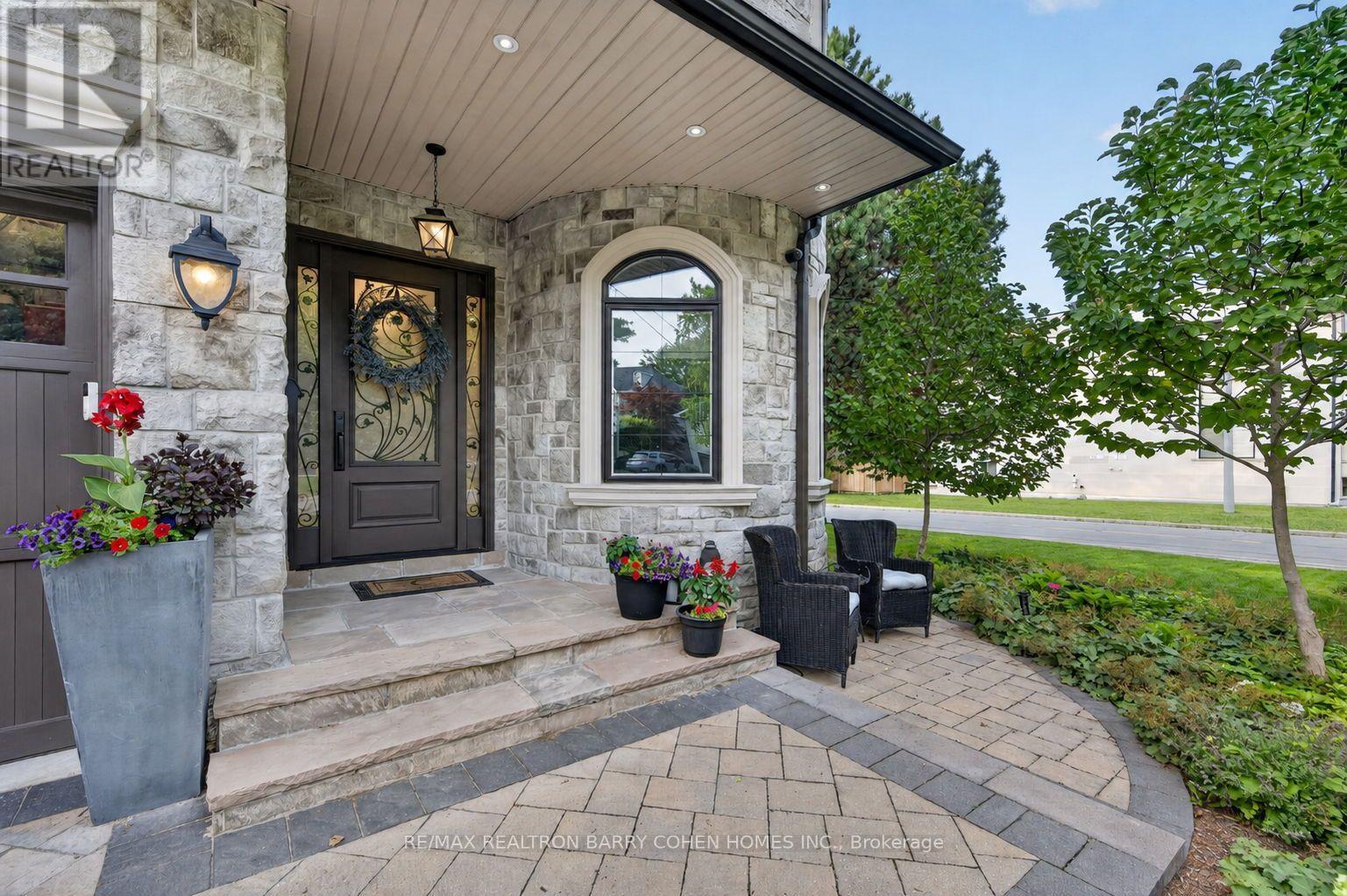 100 Munro Boulevard, Toronto, Ontario  M2P 1C4 - Photo 3 - C13673480
