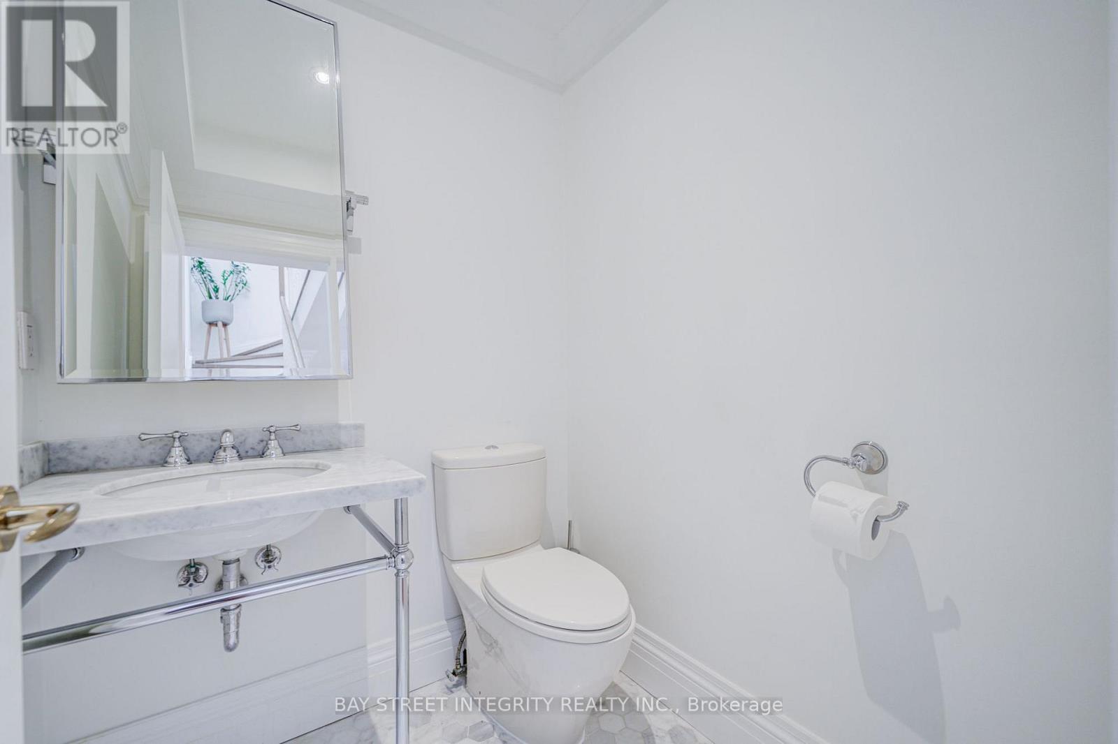 354 Old Orchard Grove, Toronto (Bedford Park-Nortown), Ontario  M5M 2E9 - Photo 12 - C13673486
