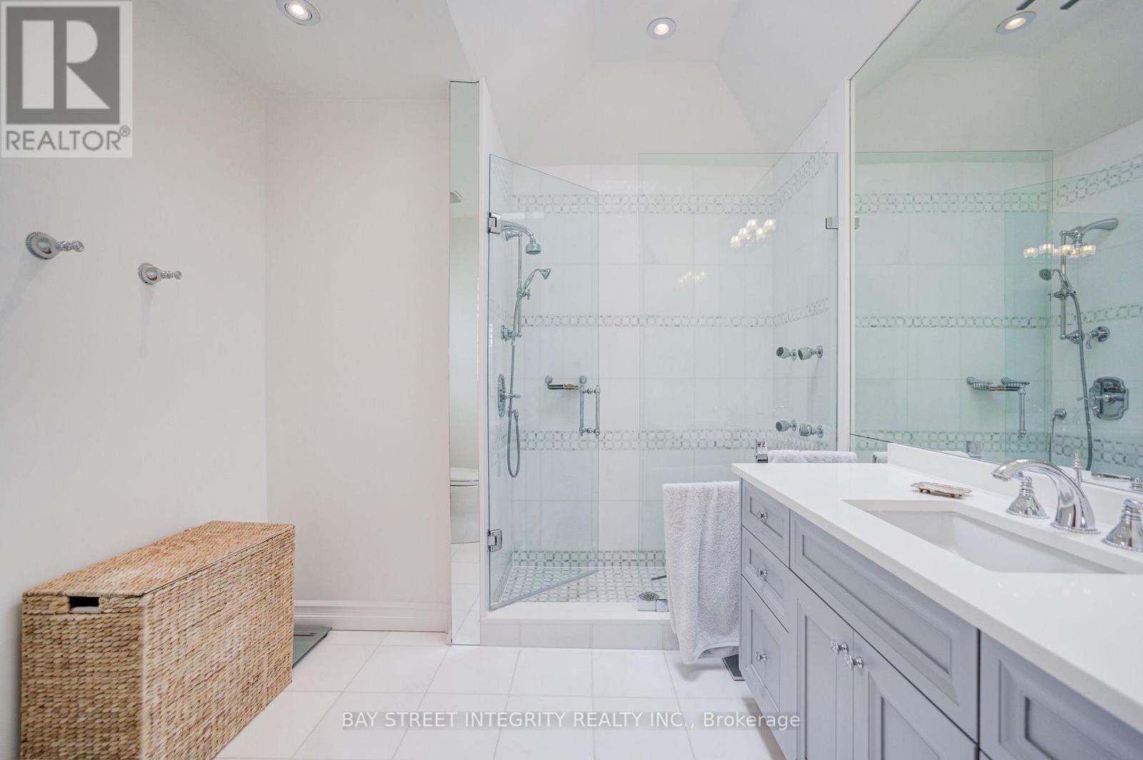 354 Old Orchard Grove, Toronto (Bedford Park-Nortown), Ontario  M5M 2E9 - Photo 30 - C13673486