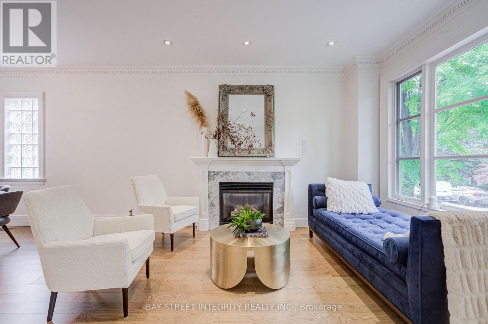 354 Old Orchard Grove, Toronto (Bedford Park-Nortown), Ontario  M5M 2E9 - Photo 4 - C13673486