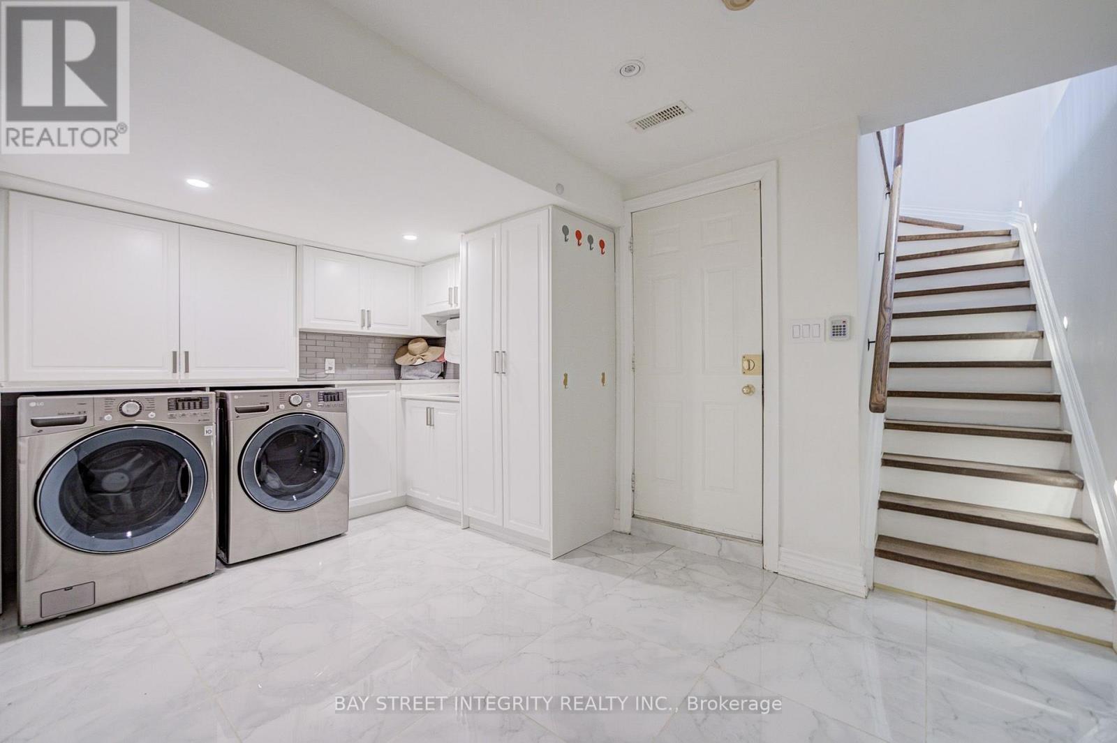 354 Old Orchard Grove, Toronto (Bedford Park-Nortown), Ontario  M5M 2E9 - Photo 40 - C13673486