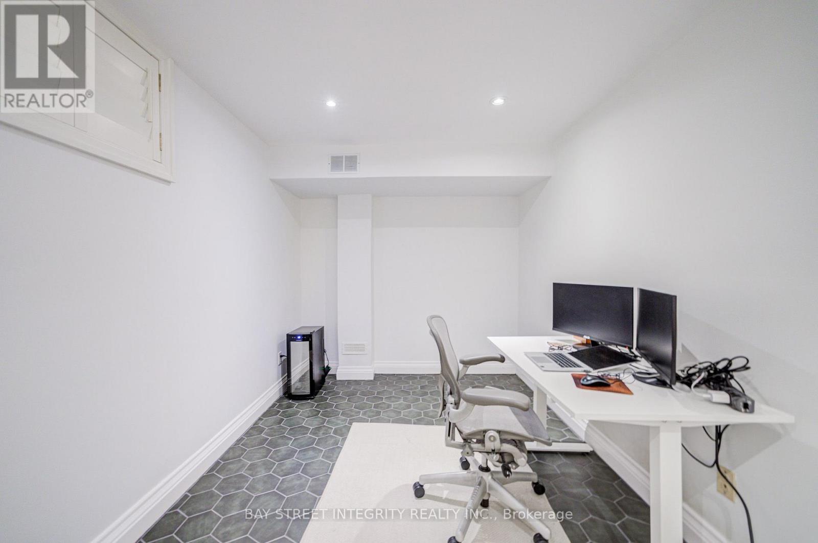 354 Old Orchard Grove, Toronto (Bedford Park-Nortown), Ontario  M5M 2E9 - Photo 44 - C13673486