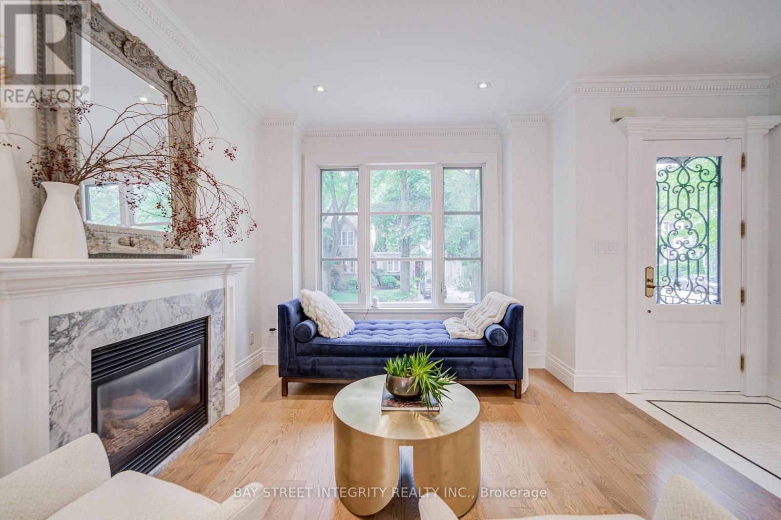 354 Old Orchard Grove, Toronto (Bedford Park-Nortown), Ontario  M5M 2E9 - Photo 6 - C13673486