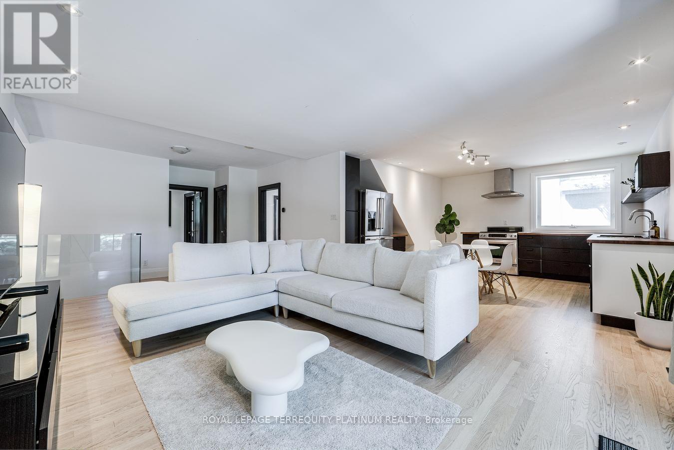 204 ELLERSLIE AVENUE, Toronto, Ontario
