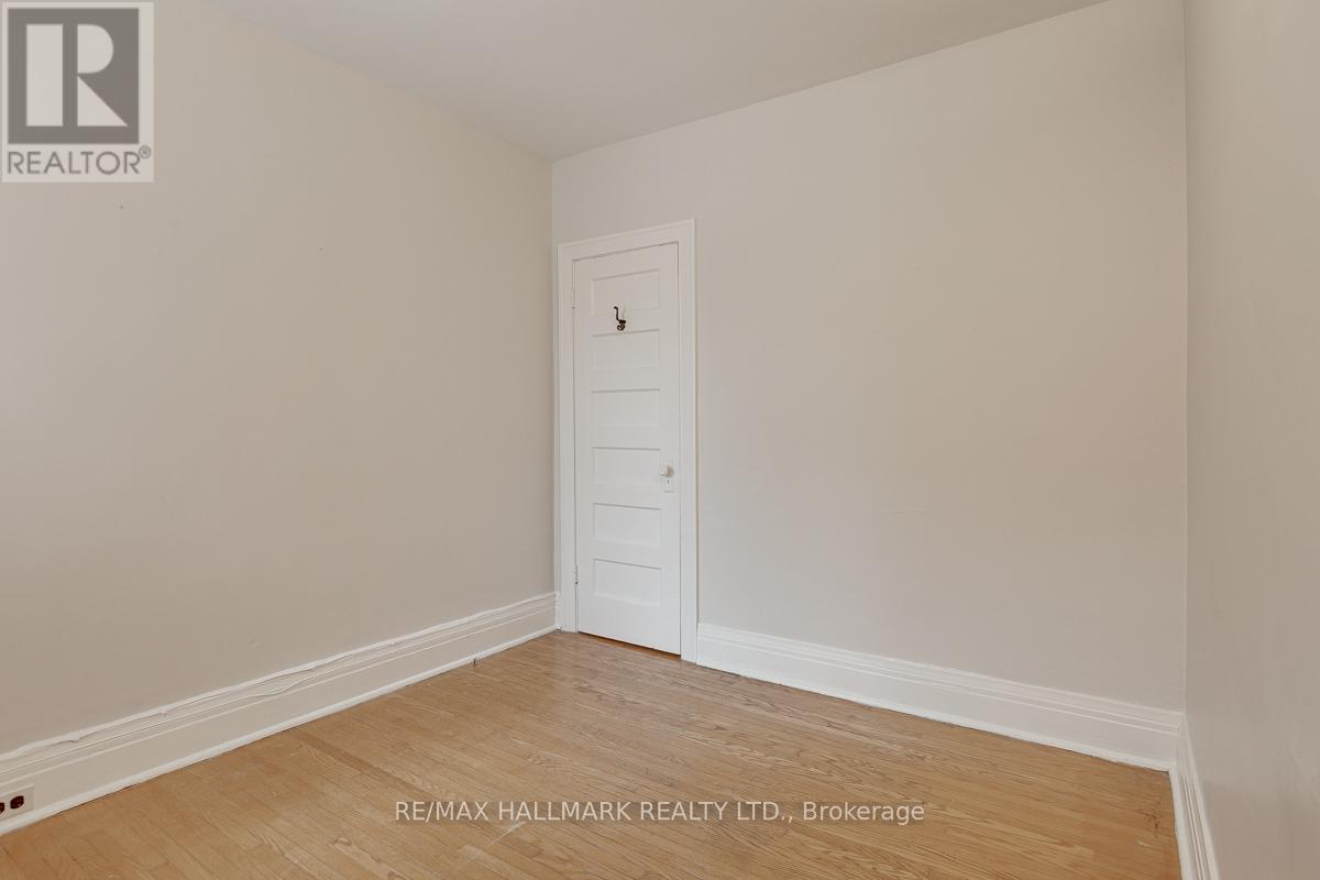 262 Highfield Road, Toronto, Ontario  M4L 2V5 - Photo 14 - E13673364