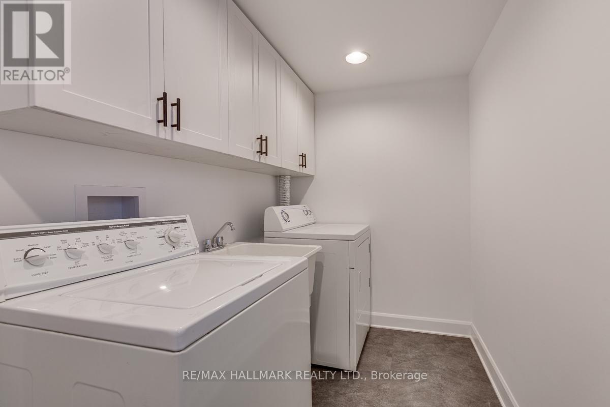 262 Highfield Road, Toronto, Ontario  M4L 2V5 - Photo 17 - E13673364