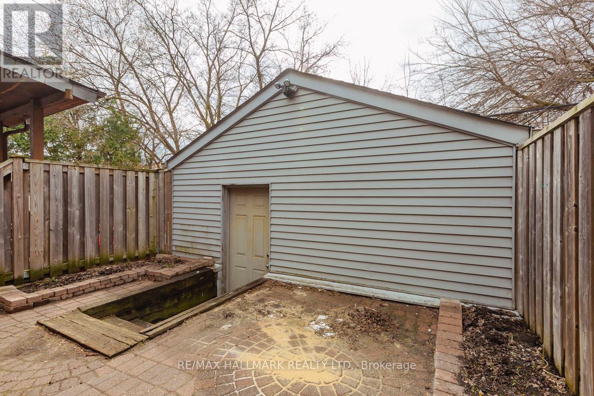 262 Highfield Road, Toronto, Ontario  M4L 2V5 - Photo 20 - E13673364