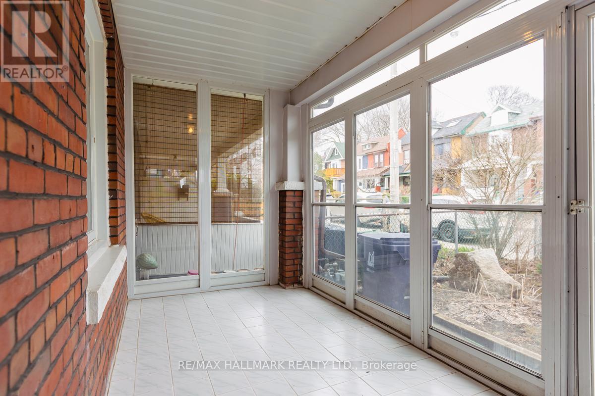 262 Highfield Road, Toronto, Ontario  M4L 2V5 - Photo 23 - E13673364