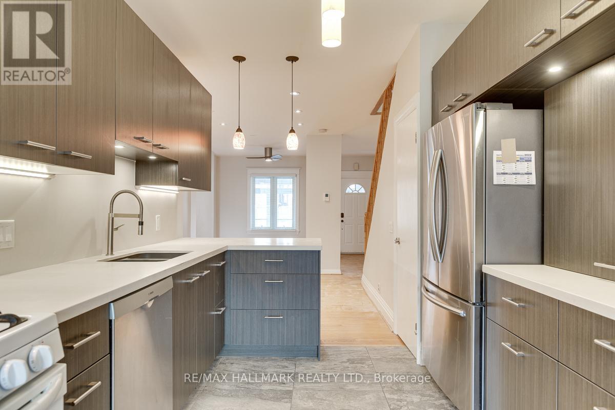 262 Highfield Road, Toronto, Ontario  M4L 2V5 - Photo 3 - E13673364