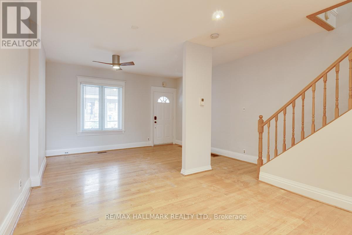 262 Highfield Road, Toronto, Ontario  M4L 2V5 - Photo 8 - E13673364