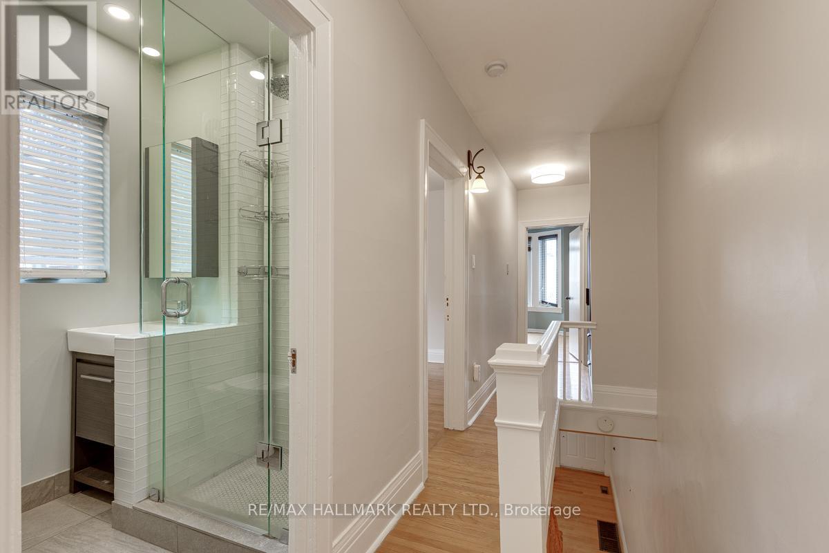 262 Highfield Road, Toronto, Ontario  M4L 2V5 - Photo 9 - E13673364