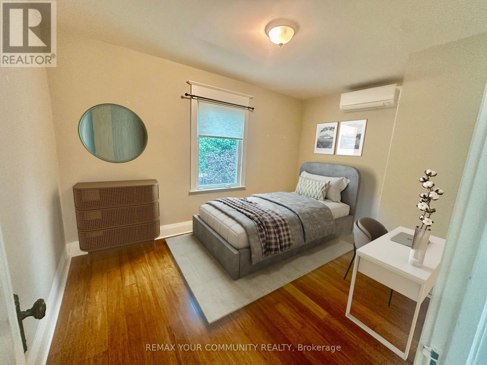 Main And 2nd Floor - 5 Lawlor Avenue, Toronto (The Beaches), Ontario  M4E 3L8 - Photo 6 - E13673390