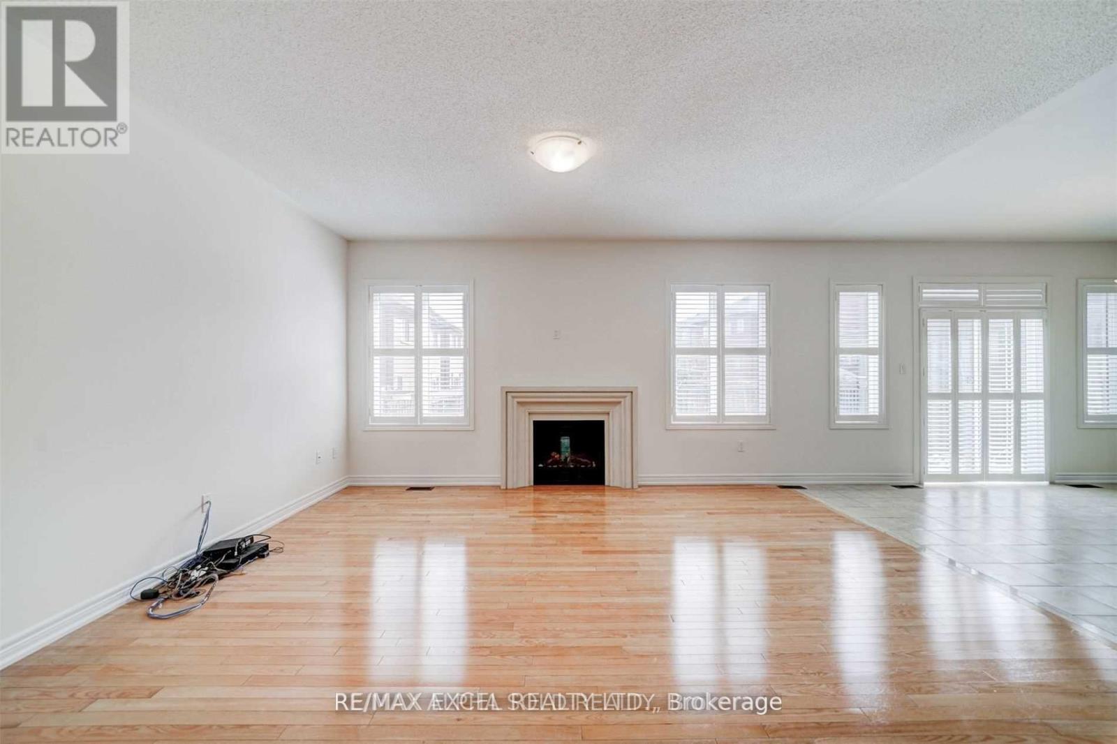 67 Alvin Curling Crescent, Toronto, Ontario  M1V 0E7 - Photo 10 - E13673442