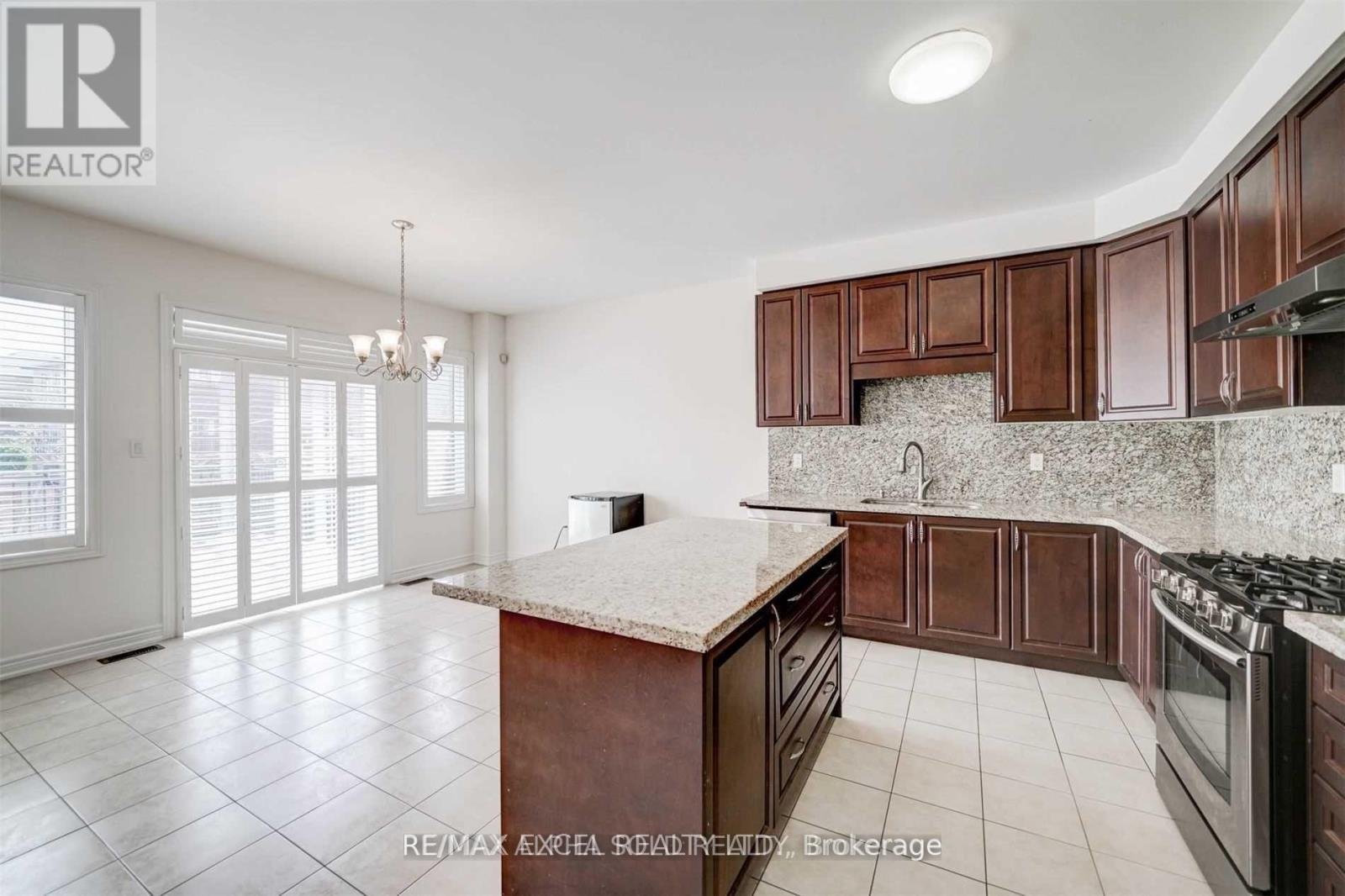 67 Alvin Curling Crescent, Toronto, Ontario  M1V 0E7 - Photo 16 - E13673442