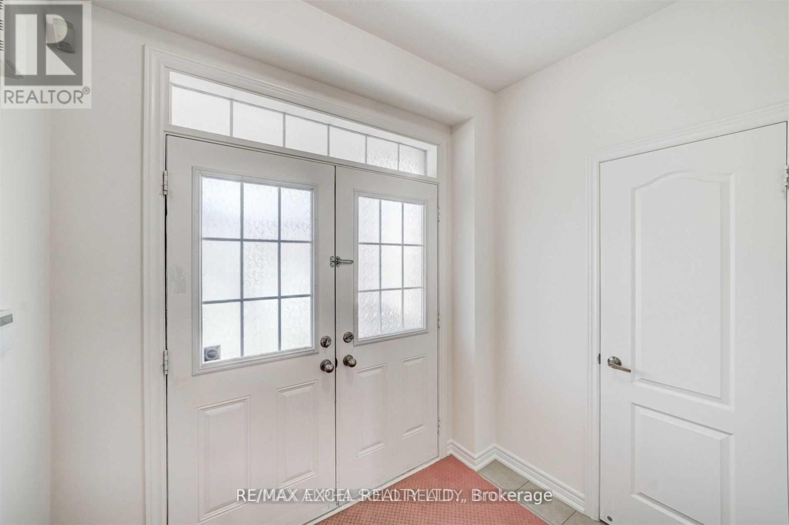 67 Alvin Curling Crescent, Toronto, Ontario  M1V 0E7 - Photo 4 - E13673442