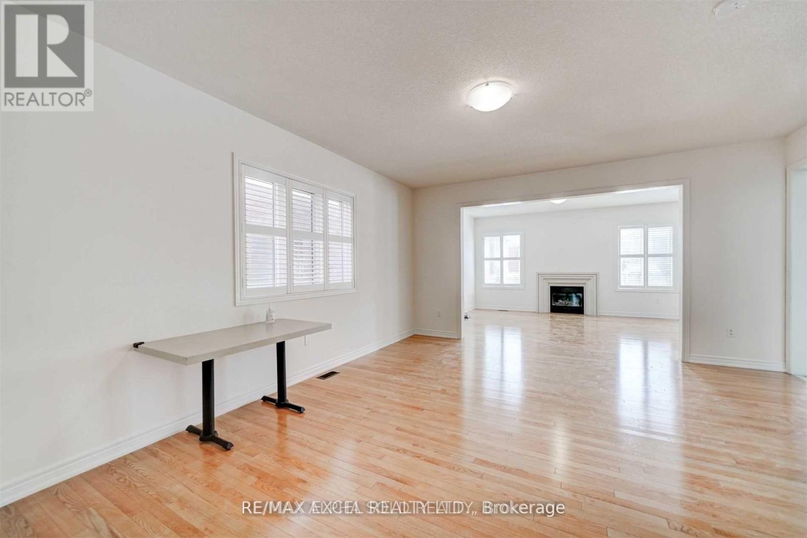 67 Alvin Curling Crescent, Toronto, Ontario  M1V 0E7 - Photo 6 - E13673442