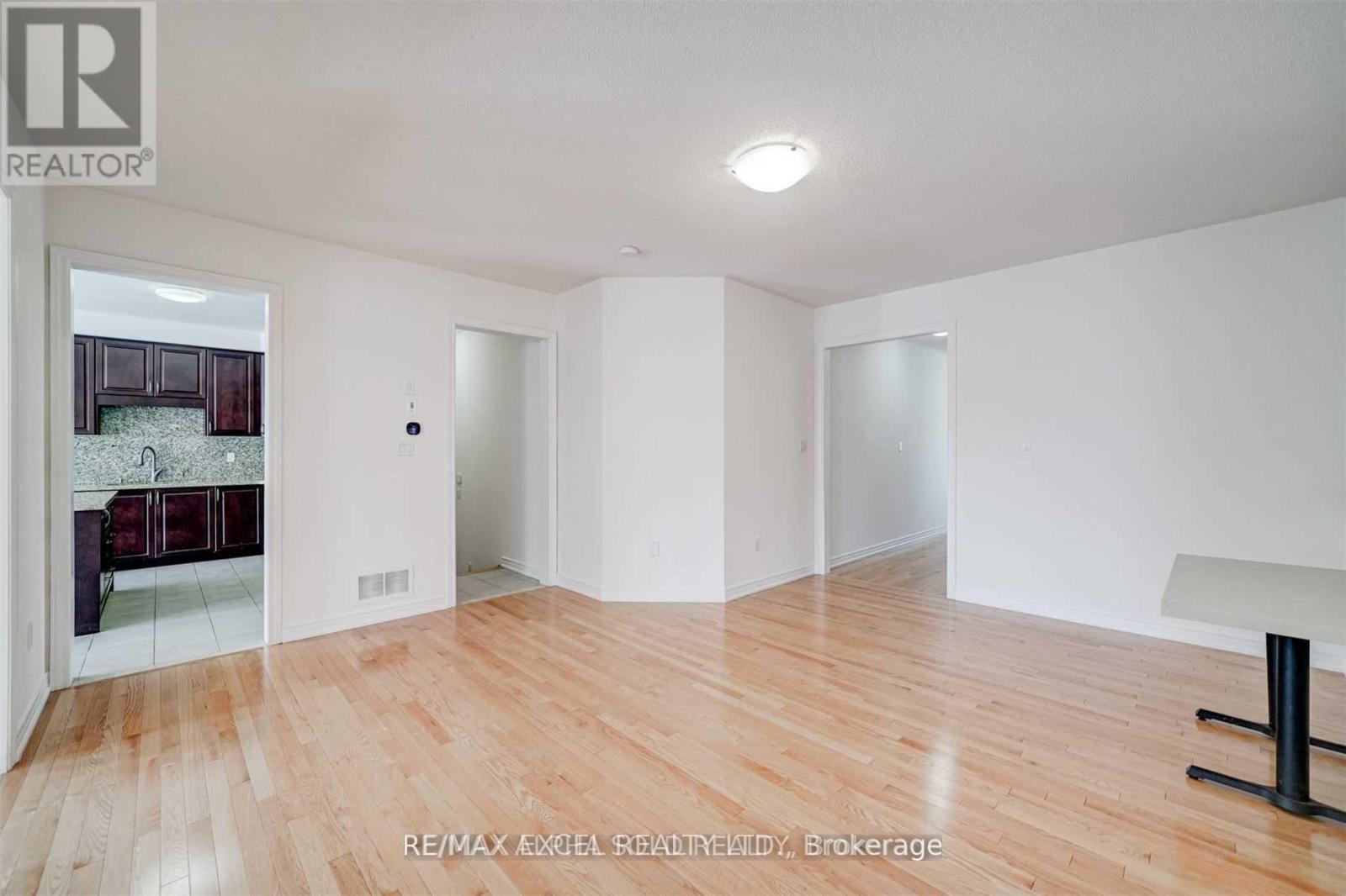 67 Alvin Curling Crescent, Toronto, Ontario  M1V 0E7 - Photo 8 - E13673442