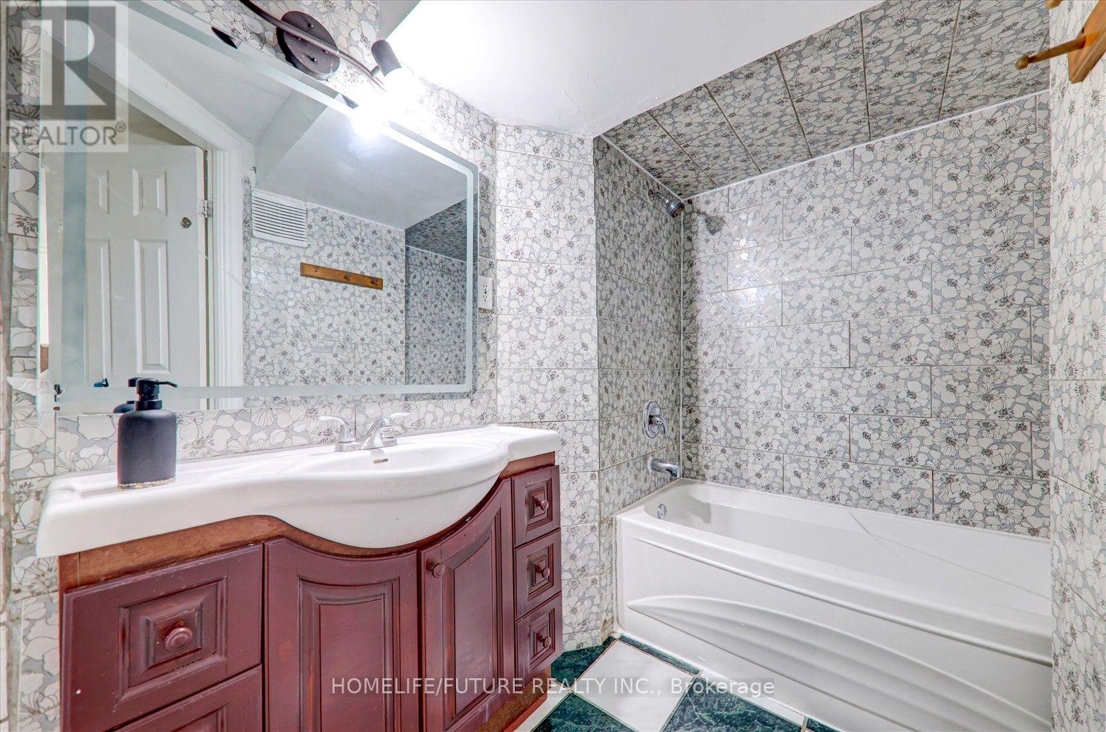 Bsmt - 97 Dunsfold Drive, Toronto, Ontario  M1B 1T5 - Photo 14 - E13673520