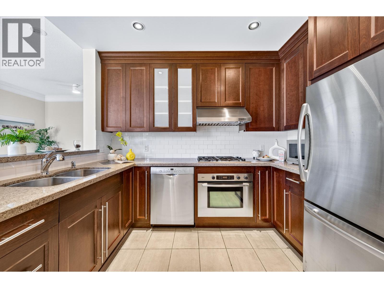 501 4759 Valley Drive, Vancouver, British Columbia V6J 4B7 - Photo 10 - R3155546