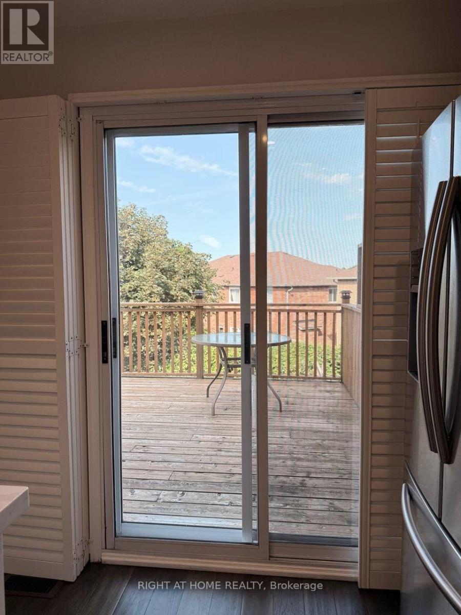 Upper - 746 Walpole Crescent, Newmarket, Ontario  L3X 2B1 - Photo 10 - N13673498