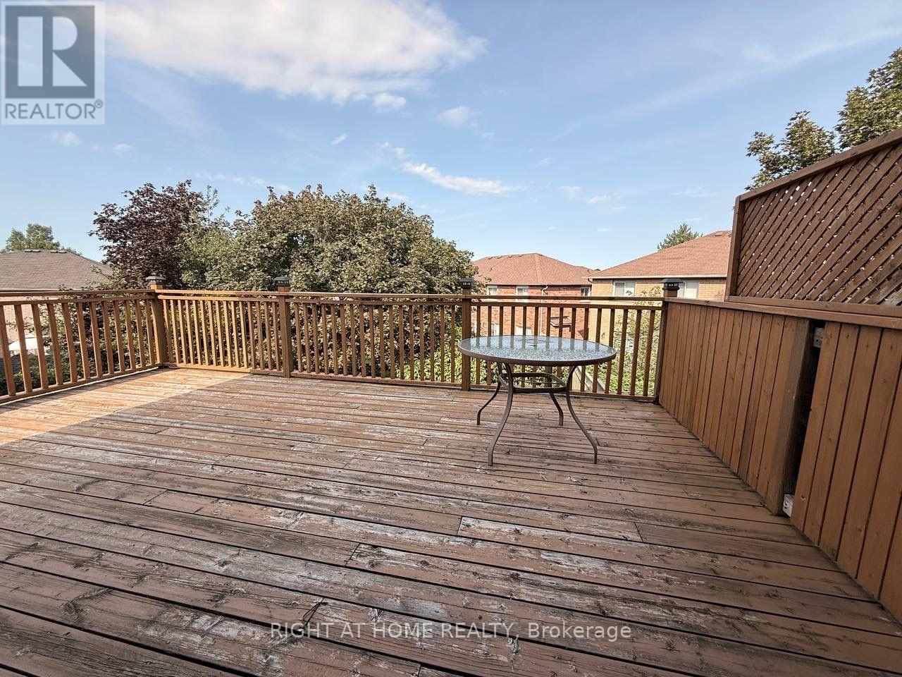 Upper - 746 Walpole Crescent, Newmarket, Ontario  L3X 2B1 - Photo 11 - N13673498