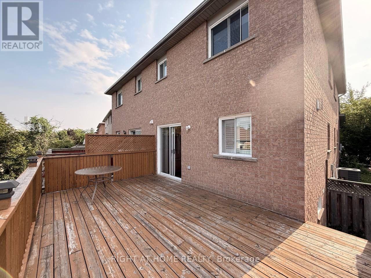 Upper - 746 Walpole Crescent, Newmarket, Ontario  L3X 2B1 - Photo 12 - N13673498