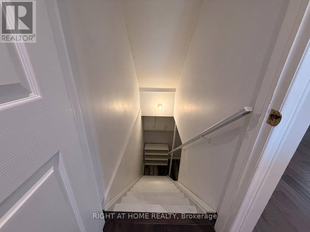 Upper - 746 Walpole Crescent, Newmarket, Ontario  L3X 2B1 - Photo 26 - N13673498