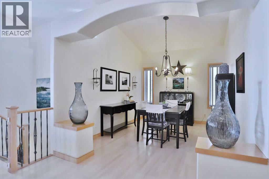 92 Sherwood Rise NW, Calgary, Alberta  T3R 1P6 - Photo 8 - A2334159